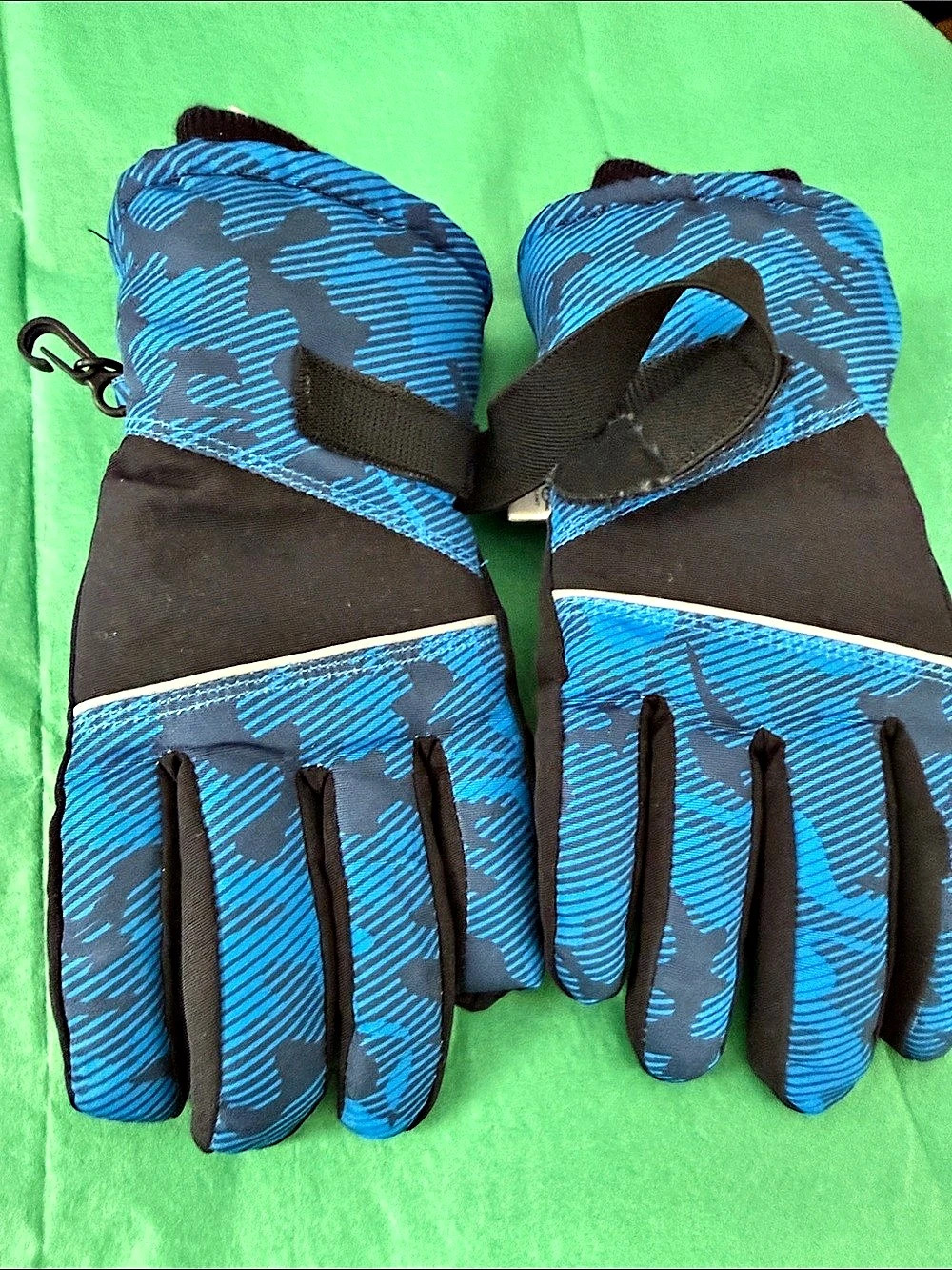 Tek Gear Kids Camo Winter Gloves Blue Black M/L (8/20)